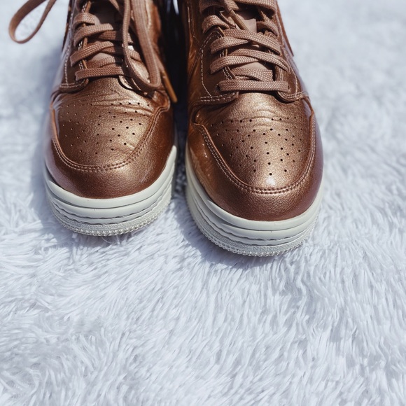 ❌SOLD❌rose gold Nike Air Jordan’s - Picture 7 of 8